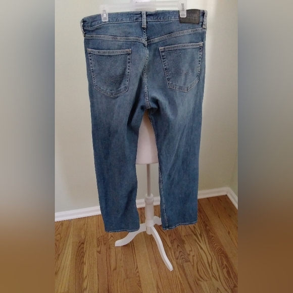 2/$15 Levis Signature S61 Relaxed Jeans 36 x 32 - Picture 3 of 5